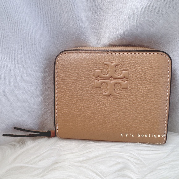 NWT Tory Burch Thea Bifold Pebble Leather Wallet Taupe Beige Tiramisu 146463 - Picture 3 of 6